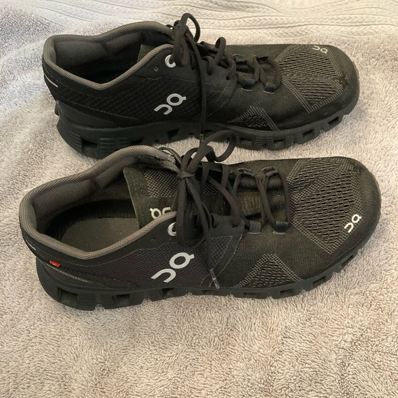 On Clouds women Running Shoes Black and Gray size 7 - Picture 1 of 6